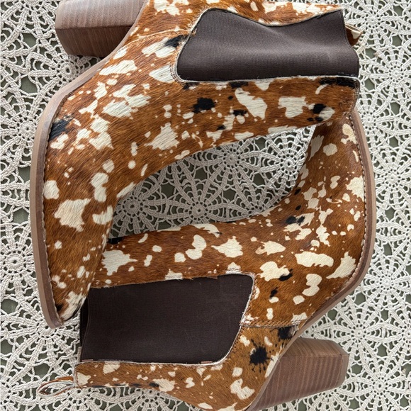 Diba True faux hair 9.5 women’s ankle boot bootie. Browns . Preloved - Picture 5 of 11